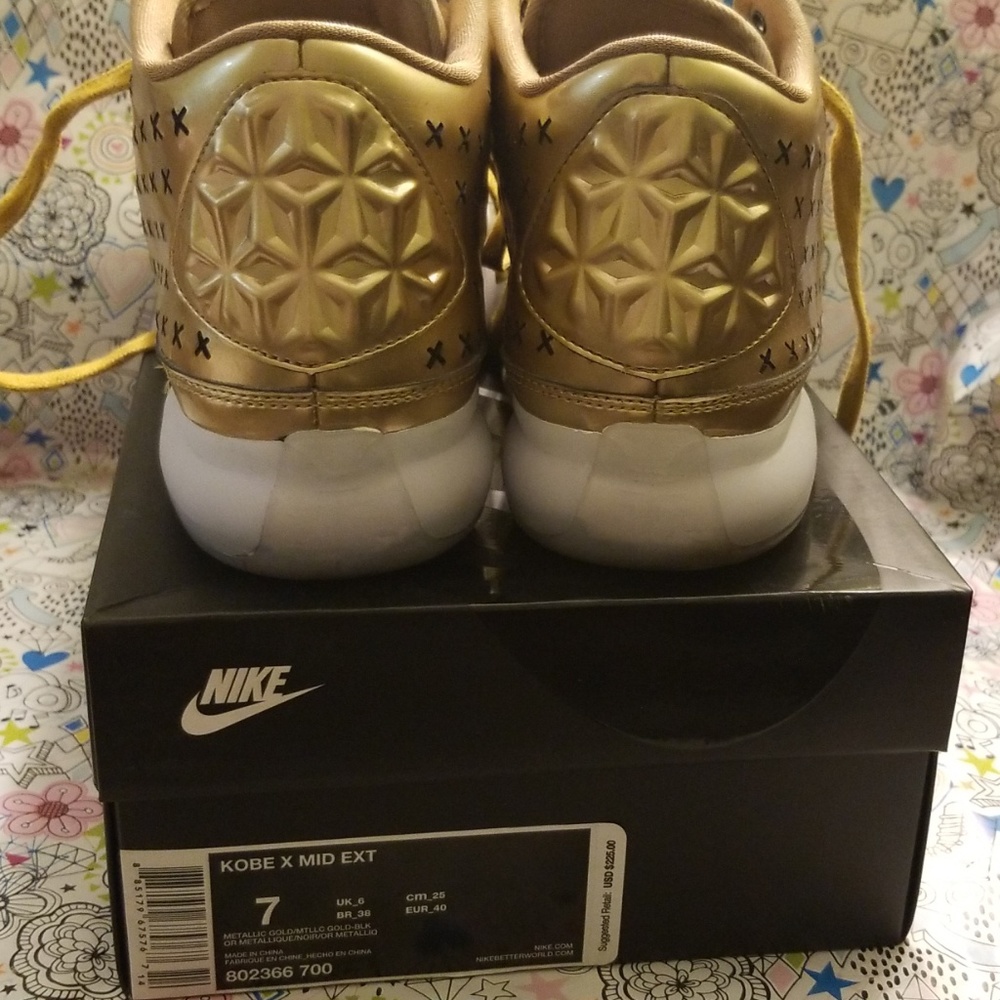 AUTH MEN'S NIKE KOBE X MID EXT GOLD SHOES SZ 7 - Picture 2 of 7
